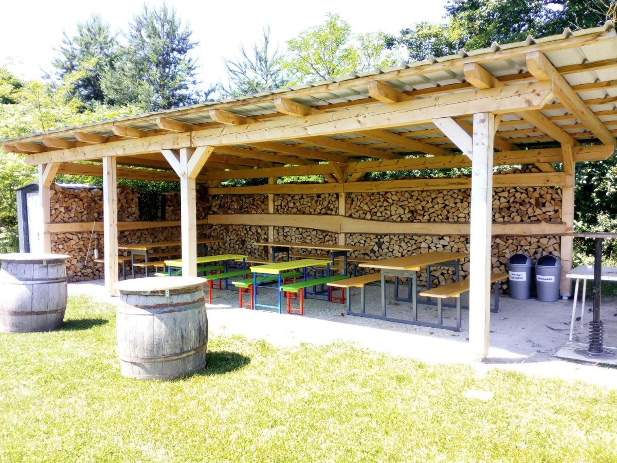 Camping @ Nogometni Golf Ljubljana Exterior photo