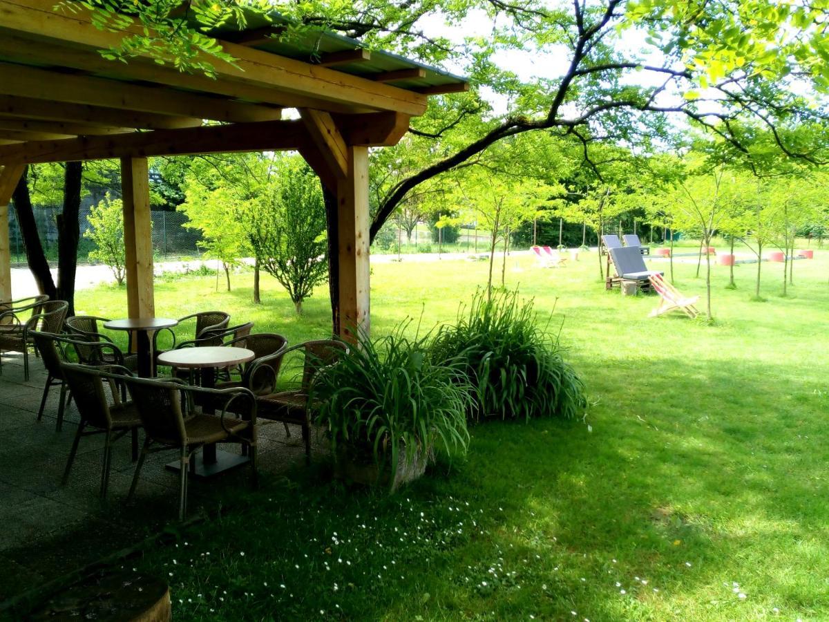 Camping @ Nogometni Golf Ljubljana Exterior photo