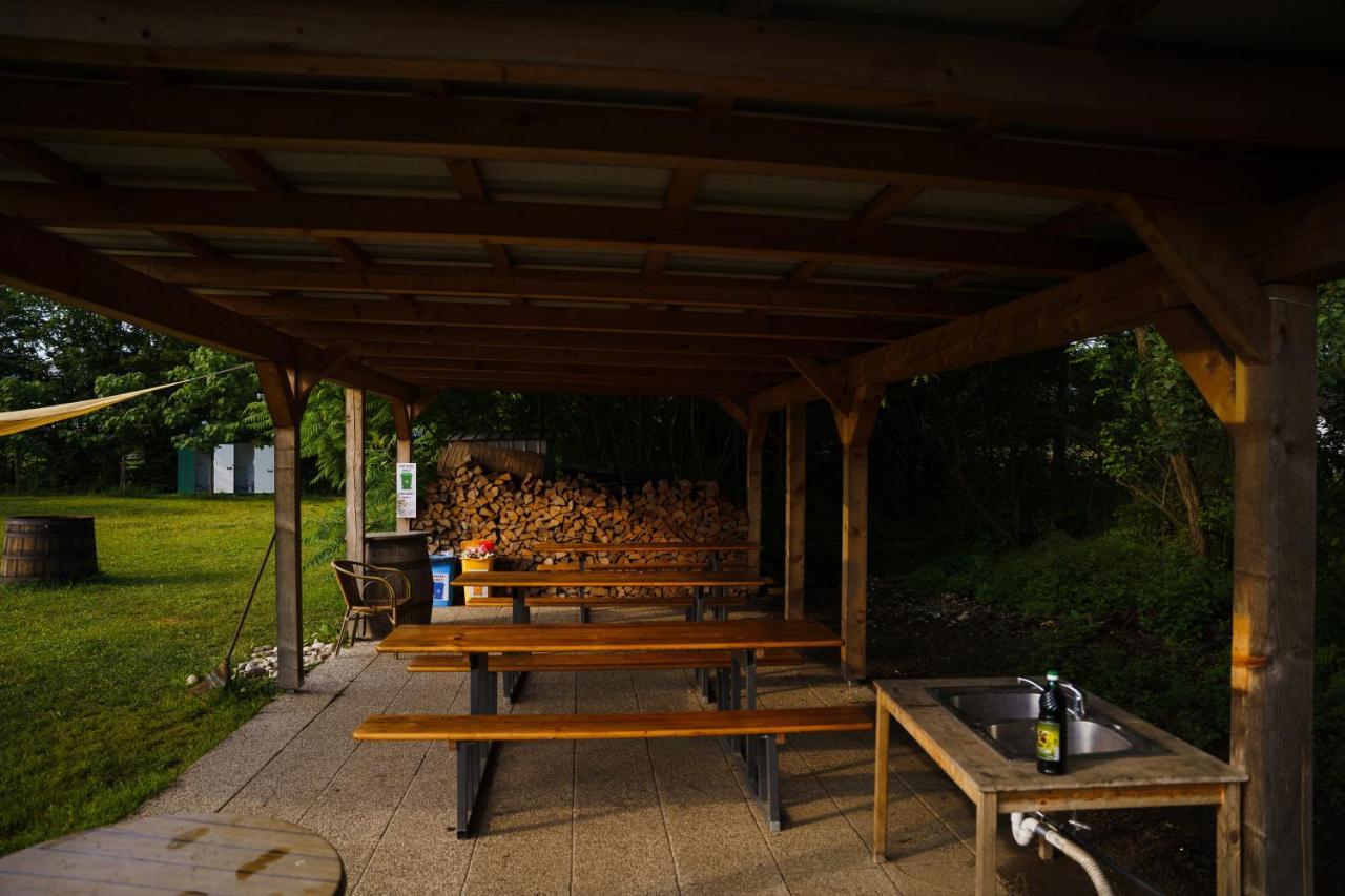Camping @ Nogometni Golf Ljubljana Exterior photo